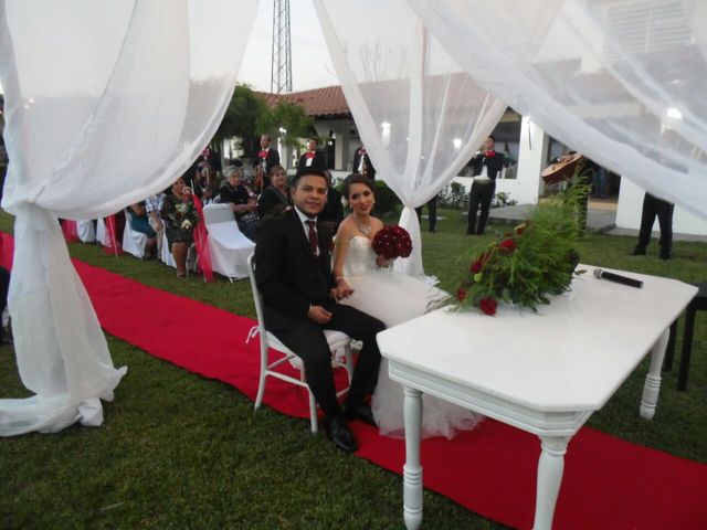 La boda de Rafael  y Gabriela  en Colima, Colima 11