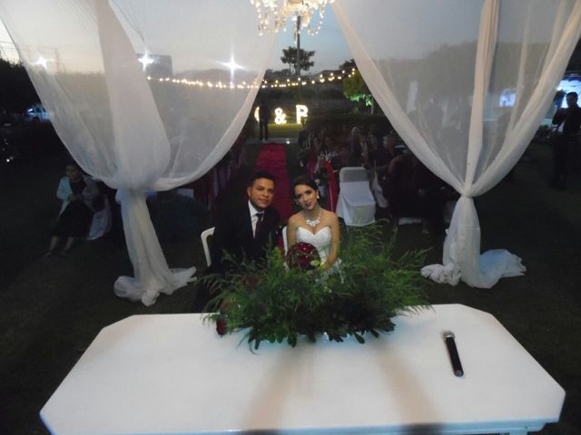 La boda de Rafael  y Gabriela  en Colima, Colima 12