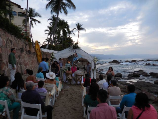 La boda de Christian  y Fabiola en Puerto Vallarta, Jalisco 3