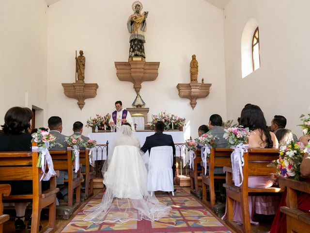 La boda de Marco y Brisa en Pátzcuaro, Michoacán 35