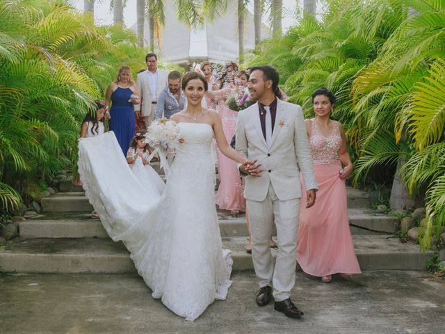 La boda de Javier y Mary Tere en Ixtapa Zihuatanejo, Guerrero 24