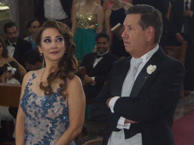 La boda de Carlos y Cecilia en León, Guanajuato 27