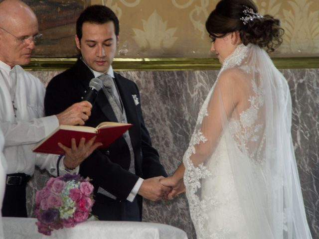 La boda de Carlos y Cecilia en León, Guanajuato 30