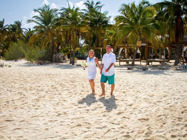 La boda de John y Sarah en Isla Mujeres, Quintana Roo 26