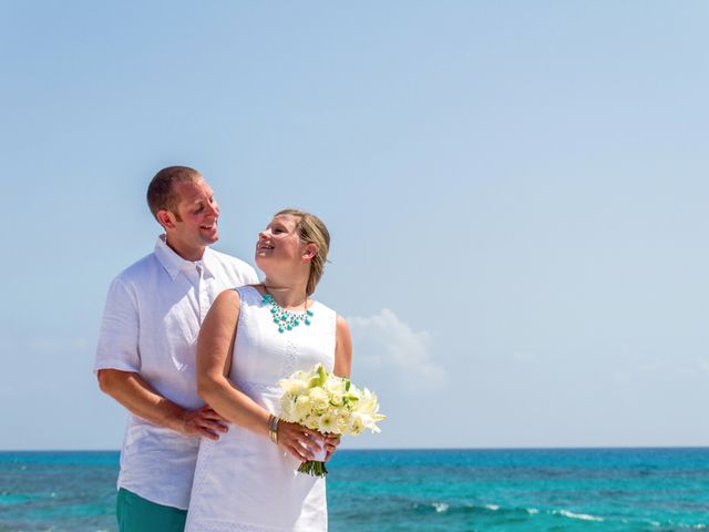 La boda de John y Sarah en Isla Mujeres, Quintana Roo 56