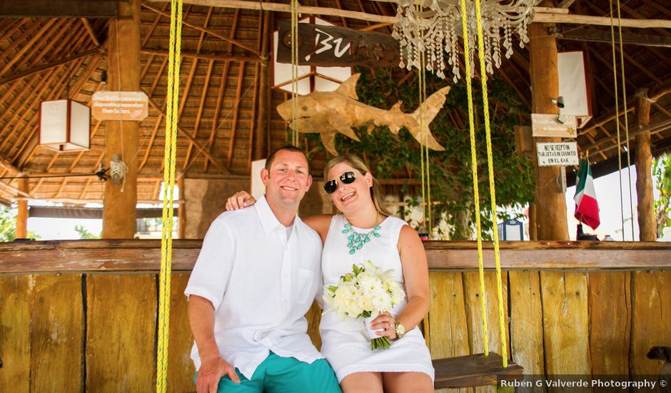 La boda de John y Sarah en Isla Mujeres, Quintana Roo