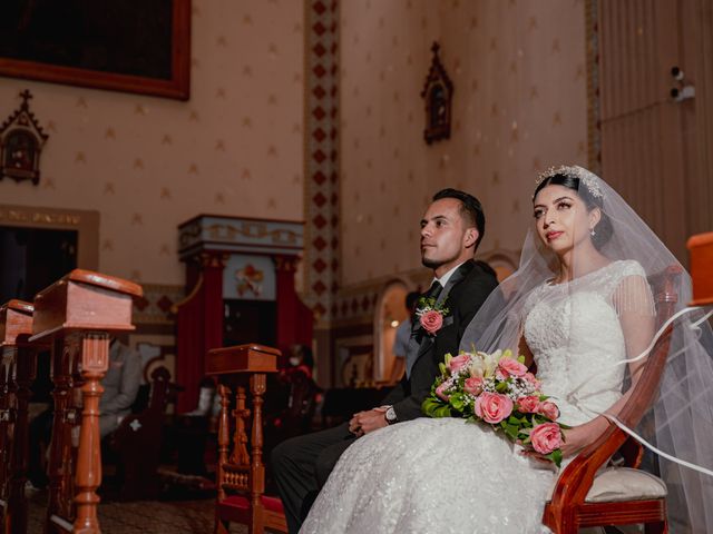 La boda de César y Berenice en Colón, Querétaro 16
