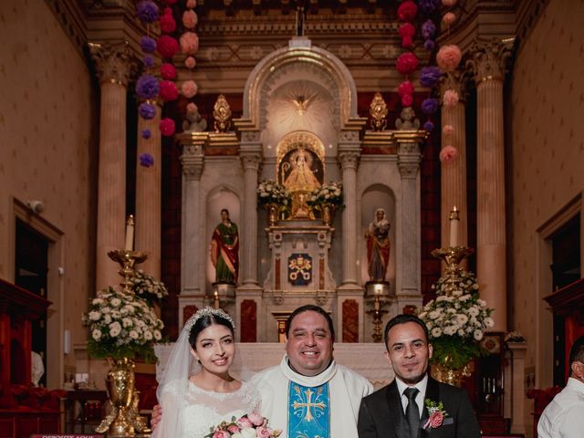 La boda de César y Berenice en Colón, Querétaro 33