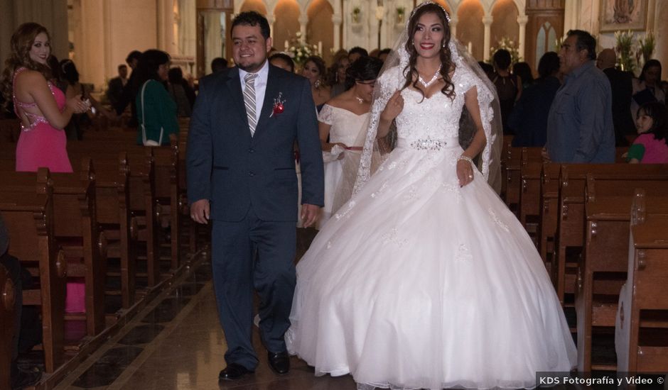 La boda de Toño y Heidi en León, Guanajuato