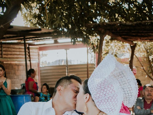 La boda de Frank y Adriana en San Pedro Comitancillo, Oaxaca 13