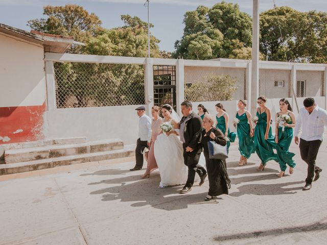 La boda de Frank y Adriana en San Pedro Comitancillo, Oaxaca 35