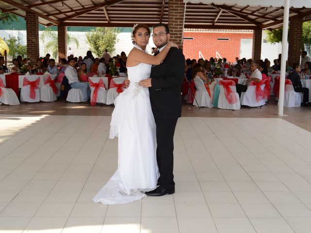 La boda de Miguel  y Alejandra en León, Guanajuato 13