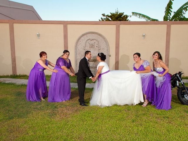 La boda de Erick y Lupita  en Matamoros, Tamaulipas 13