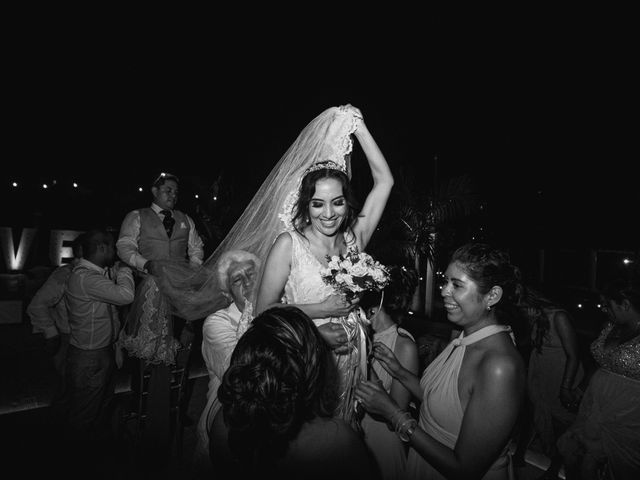 La boda de Paco y Maye en Huatulco, Oaxaca 57