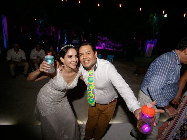 La boda de Paco y Maye en Huatulco, Oaxaca 65
