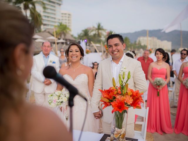 La boda de Jesús y Perla en Ixtapa Zihuatanejo, Guerrero 12