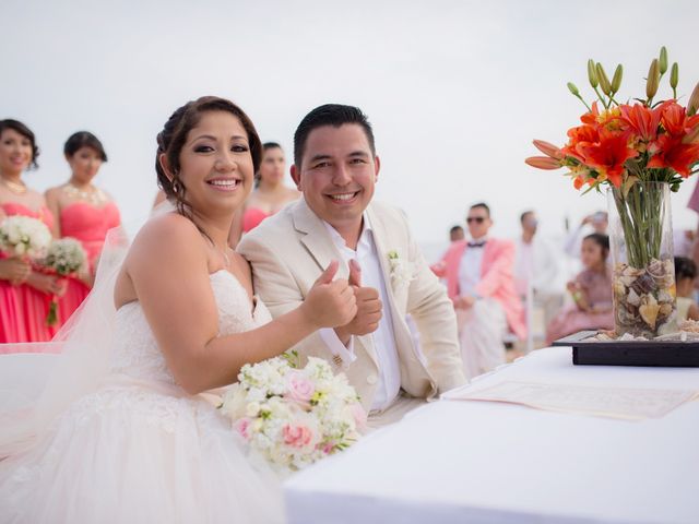 La boda de Jesús y Perla en Ixtapa Zihuatanejo, Guerrero 13