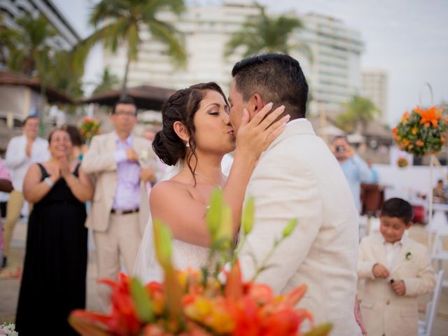 La boda de Jesús y Perla en Ixtapa Zihuatanejo, Guerrero 16