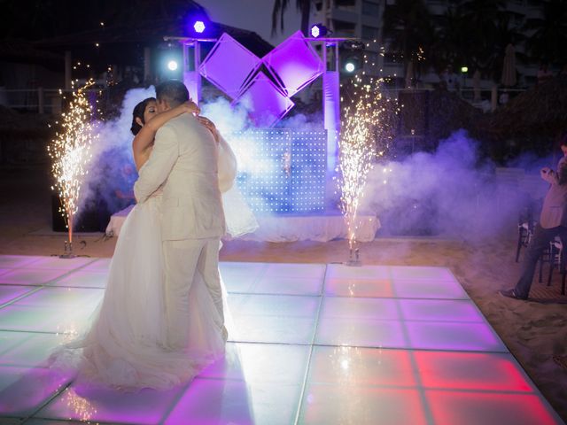 La boda de Jesús y Perla en Ixtapa Zihuatanejo, Guerrero 24