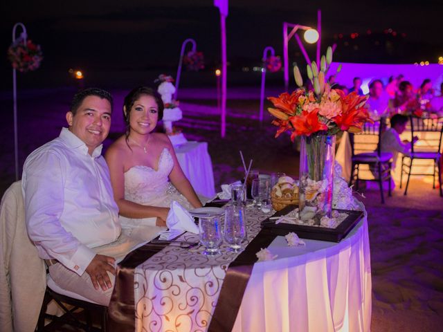 La boda de Jesús y Perla en Ixtapa Zihuatanejo, Guerrero 26