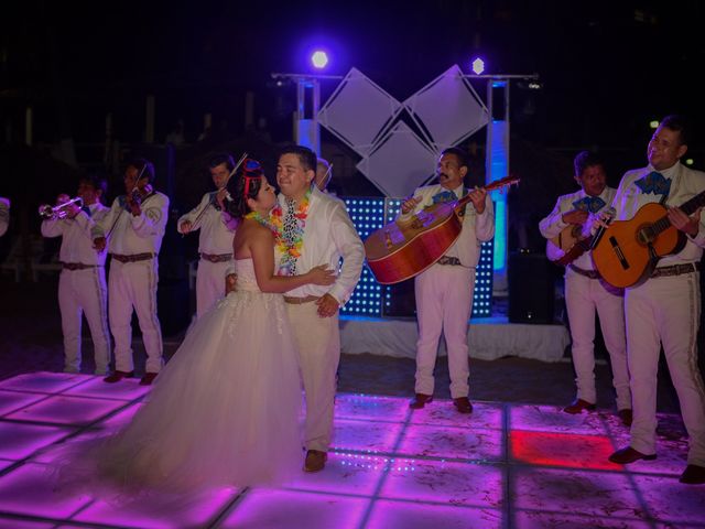 La boda de Jesús y Perla en Ixtapa Zihuatanejo, Guerrero 33