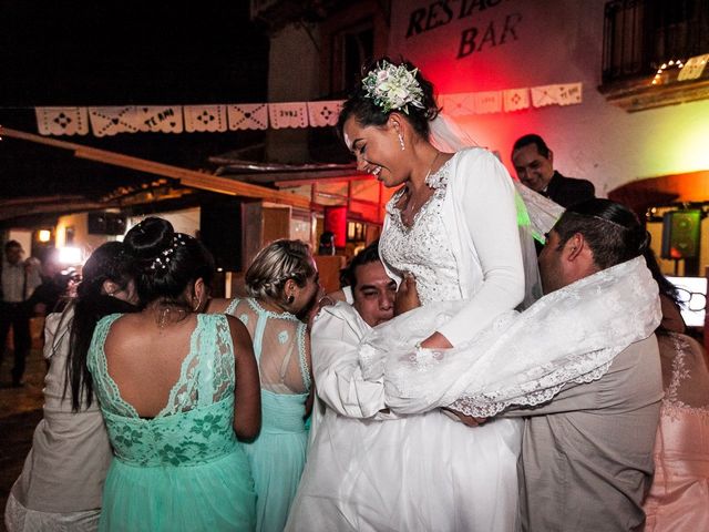 La boda de Mario y Nayeli en Taxco, Guerrero 108