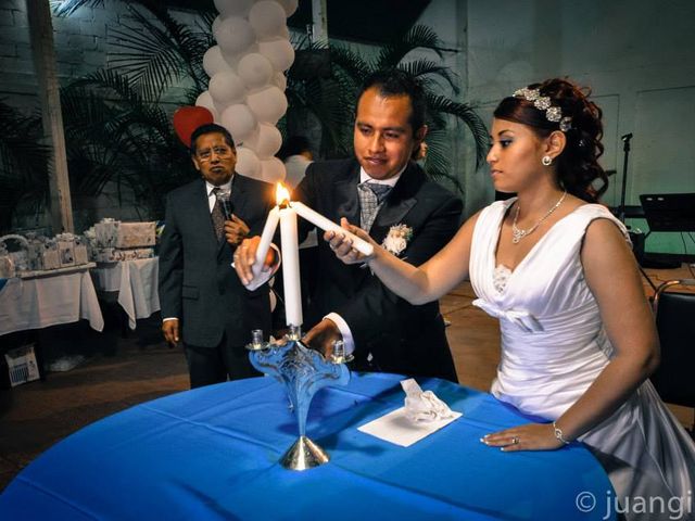 La boda de Jocelyn y Neftali en Santa Lucía del Camino, Oaxaca 6