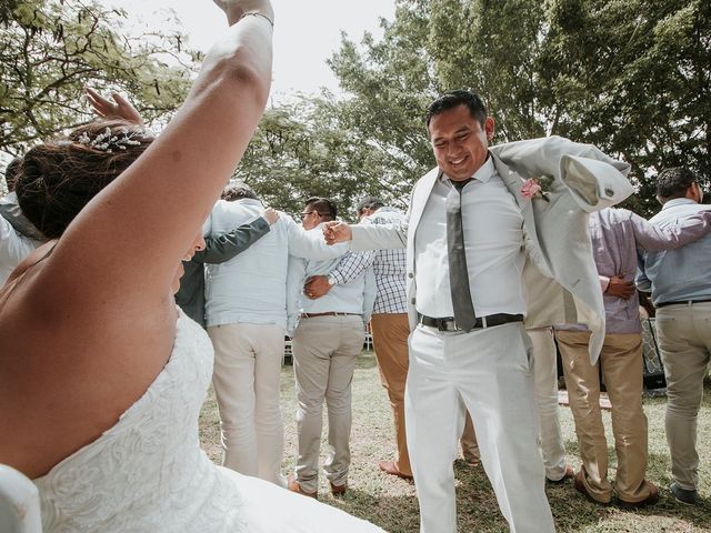 La boda de Néstor y Patricia en Berriozábal, Chiapas 302