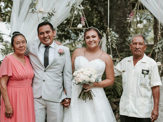 La boda de Néstor y Patricia en Berriozábal, Chiapas 392