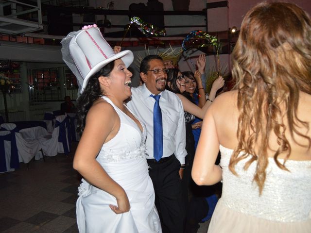 La boda de Carlos y Tania en Iztacalco, Ciudad de México 15
