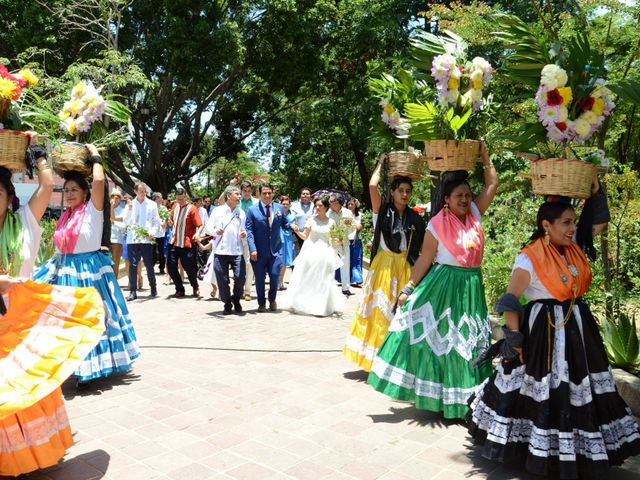 La boda de Marcos y Karen en Oaxaca, Oaxaca 35