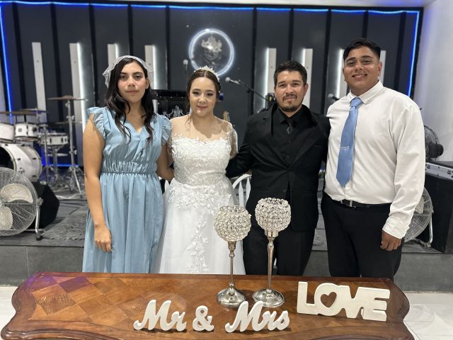 La boda de Ángel  y Elizhama  en Caborca, Sonora 5