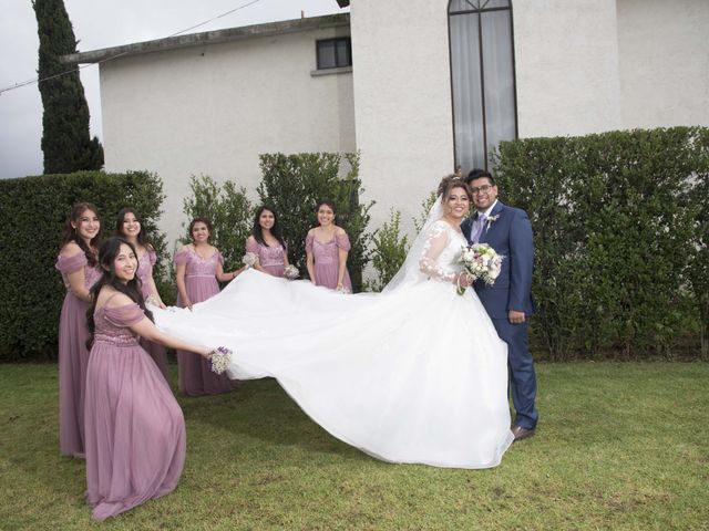 La boda de Itzel y Santiago en Lerma, Estado México 3