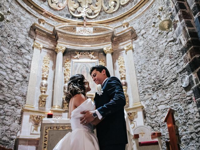 La boda de Alberto y Nora en Tepotzotlán, Estado México 24