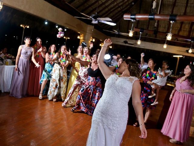 La boda de Verónica  y Rodrigo  en Ixtapa Zihuatanejo, Guerrero 14