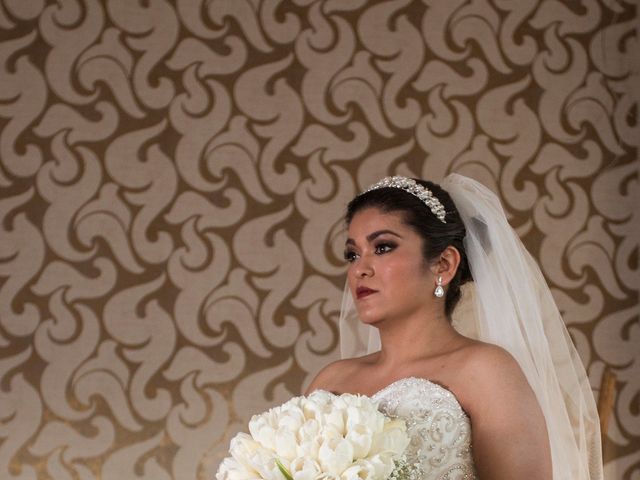 La boda de Carlos y Miriam en Irapuato, Guanajuato 13