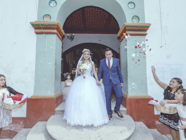 La boda de Miguel y Ana en San Lorenzo Cacaotepec, Oaxaca 17