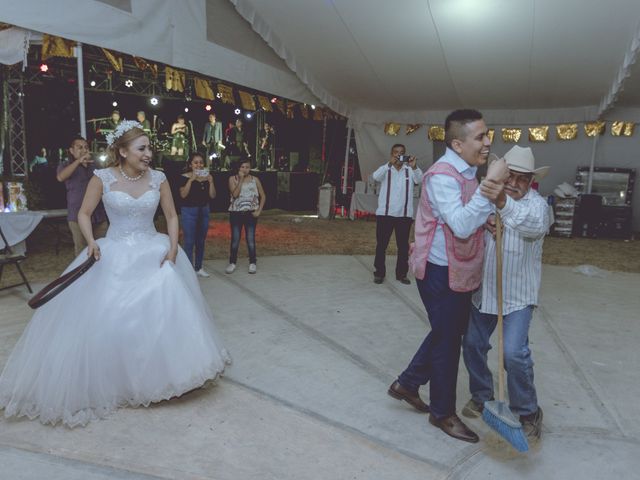 La boda de Miguel y Ana en San Lorenzo Cacaotepec, Oaxaca 40