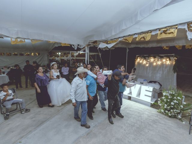 La boda de Miguel y Ana en San Lorenzo Cacaotepec, Oaxaca 41