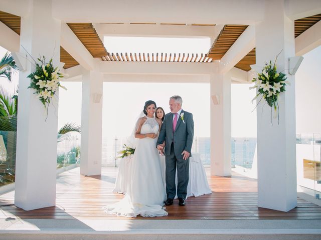 La boda de Damián y Brenda en Bahía de Banderas, Nayarit 42