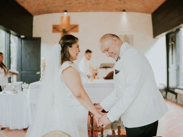 La boda de Víctor y Ixh-tel en Tlalpan, Ciudad de México 32