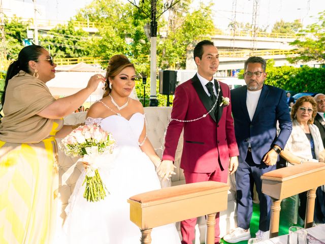 La boda de Miguel y Angélica en Gustavo A. Madero, Ciudad de México 27