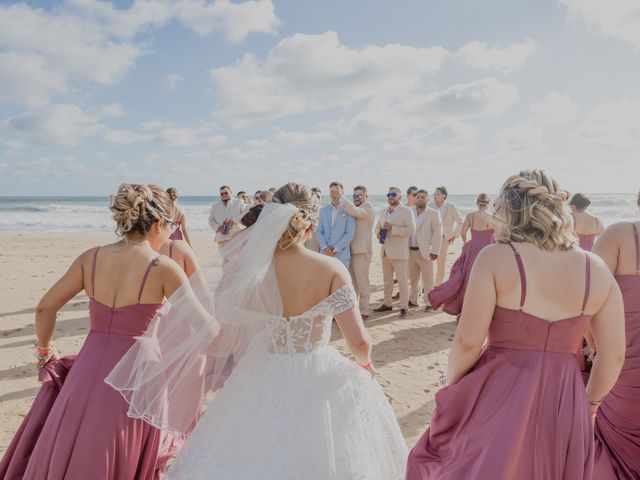 La boda de Carlos y Isabel en Mazatlán, Sinaloa 30