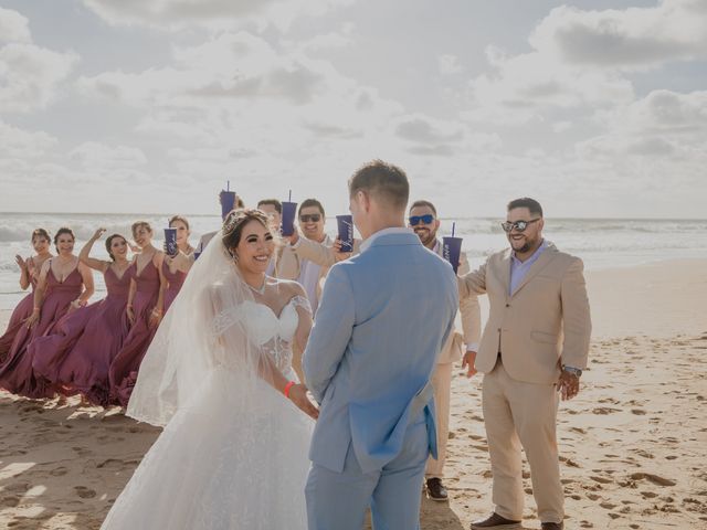 La boda de Carlos y Isabel en Mazatlán, Sinaloa 35