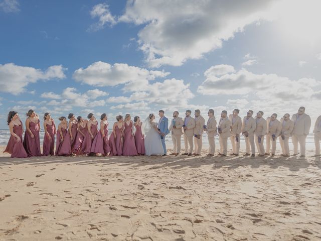 La boda de Carlos y Isabel en Mazatlán, Sinaloa 40