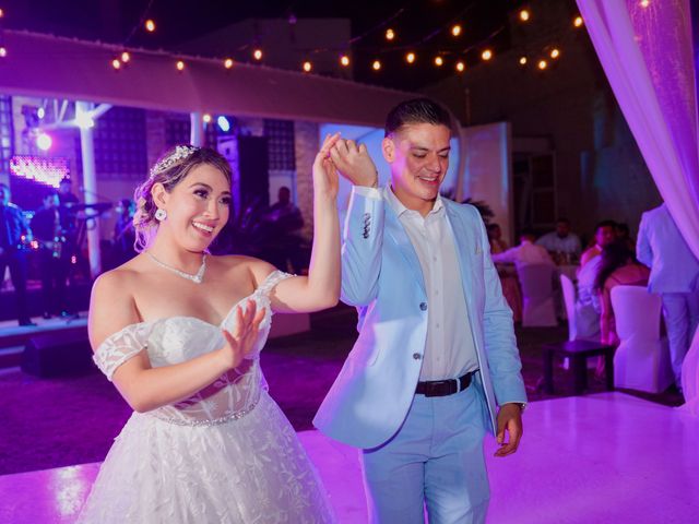 La boda de Carlos y Isabel en Mazatlán, Sinaloa 104