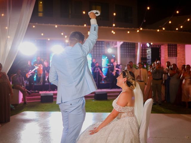 La boda de Carlos y Isabel en Mazatlán, Sinaloa 109