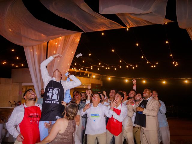 La boda de Carlos y Isabel en Mazatlán, Sinaloa 112