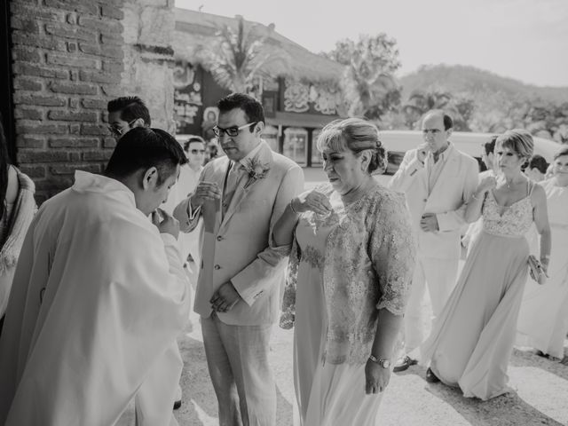 La boda de Alejandro y Elsa en Huatulco, Oaxaca 14
