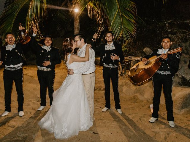 La boda de Alejandro y Elsa en Huatulco, Oaxaca 56